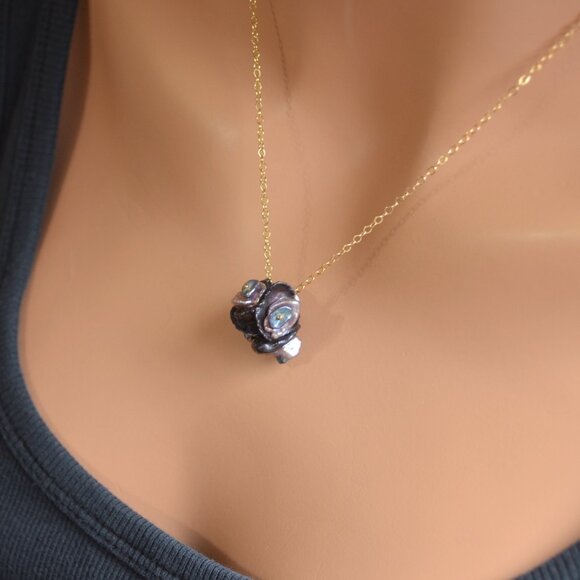 Peacock Keshi Pearl Flower Blossom Necklace in Gold - Picture 10 of 11